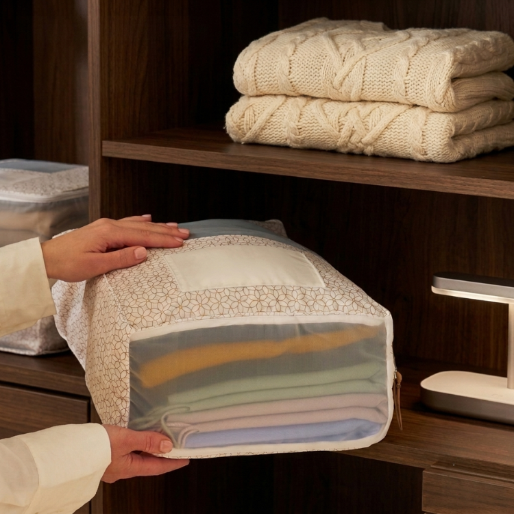 5 Moth Proof Storage Bags for Your Clothes | Cotton Pouches
