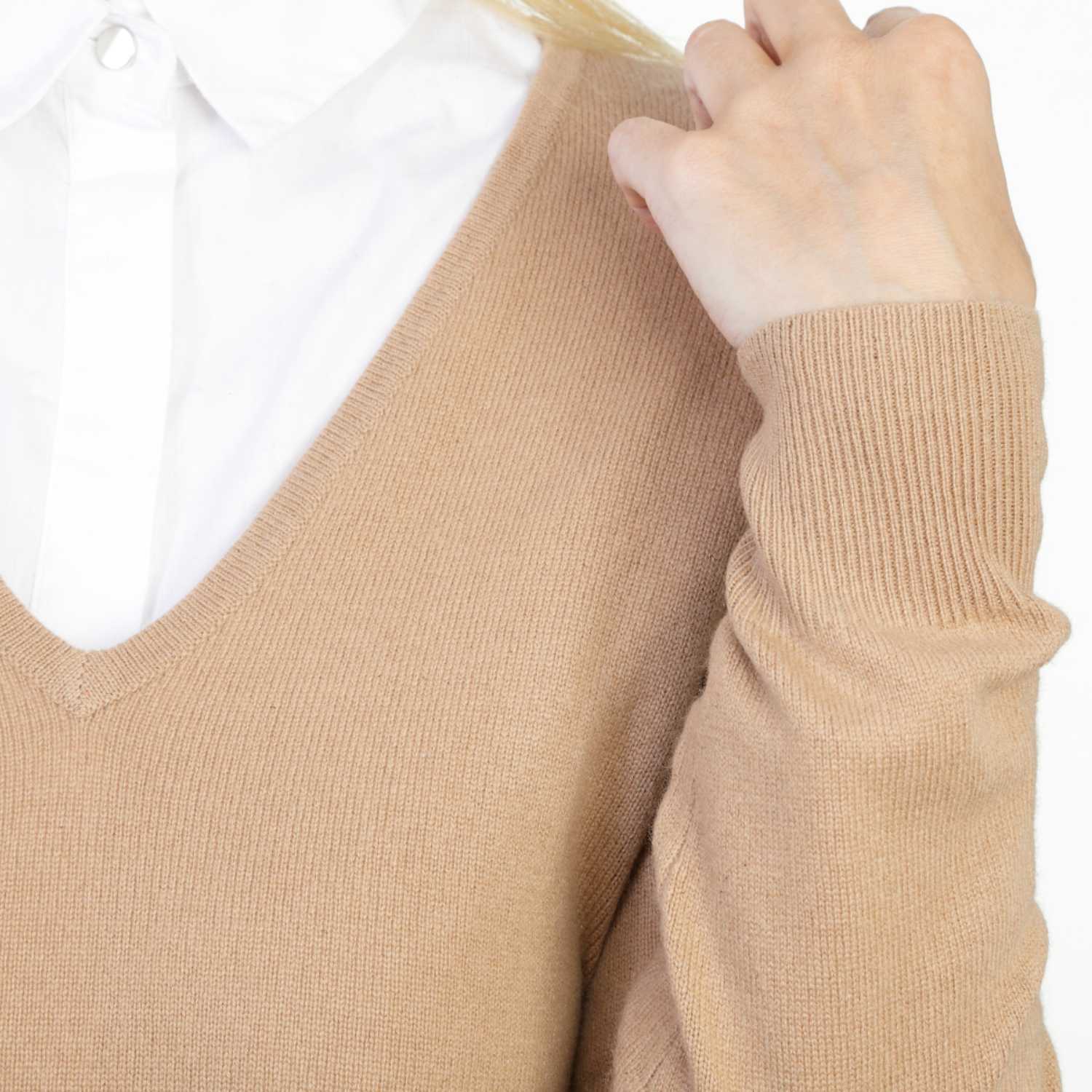 Ladies Cashmere V Neck Sweater | Camel | Close Up